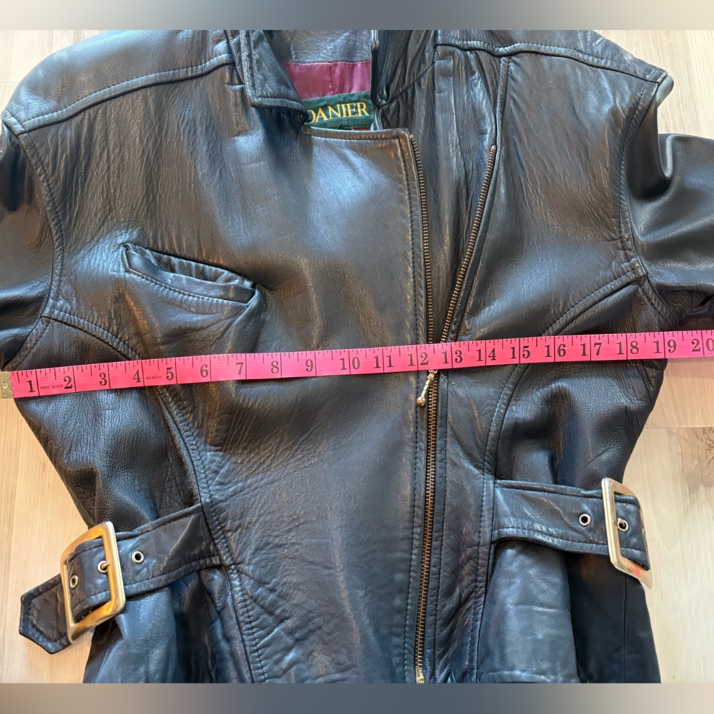 Vintage Danier 100% Leather Zip Biker Jkt, Lined, adjustable straps, Navy, M - Picture 5 of 16